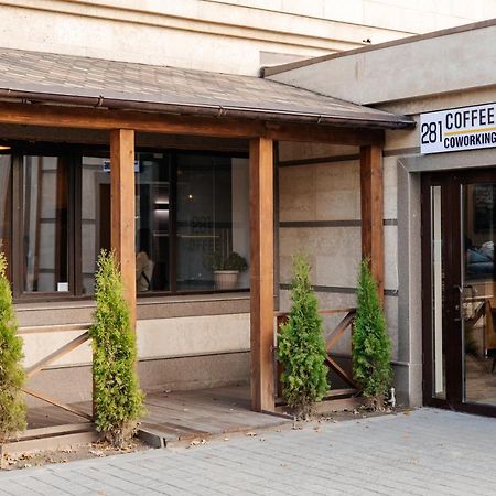 281 Hostel Bishkek Exterior photo