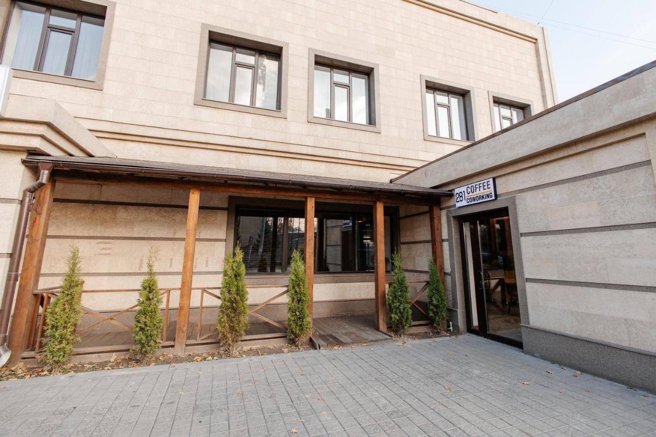 281 Hostel Bishkek Exterior photo