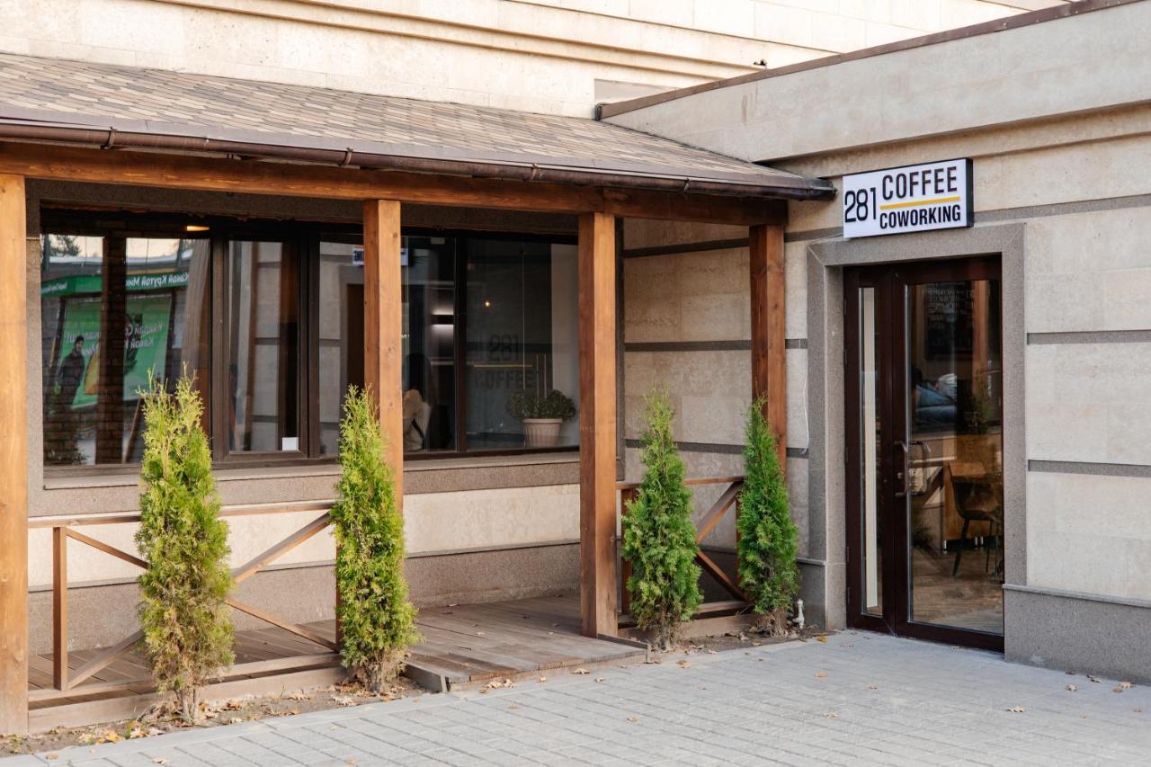 281 Hostel Bishkek Exterior photo